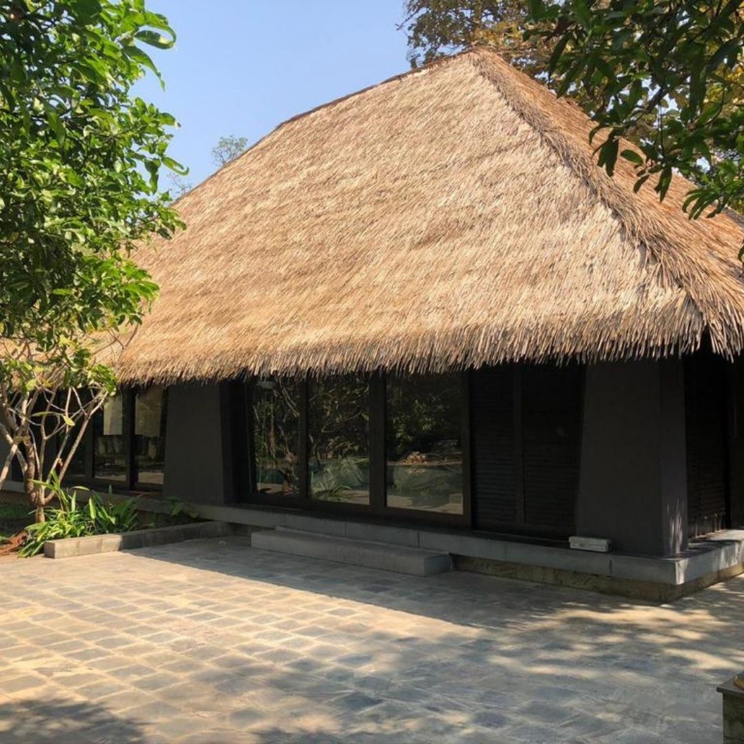 artificial thatch roofing